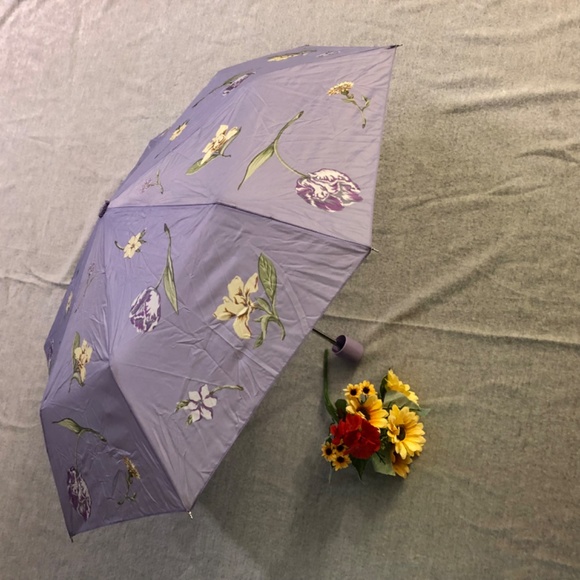 NWOT - Lovely Lavender Floral Umbrella - Picture 2 of 16